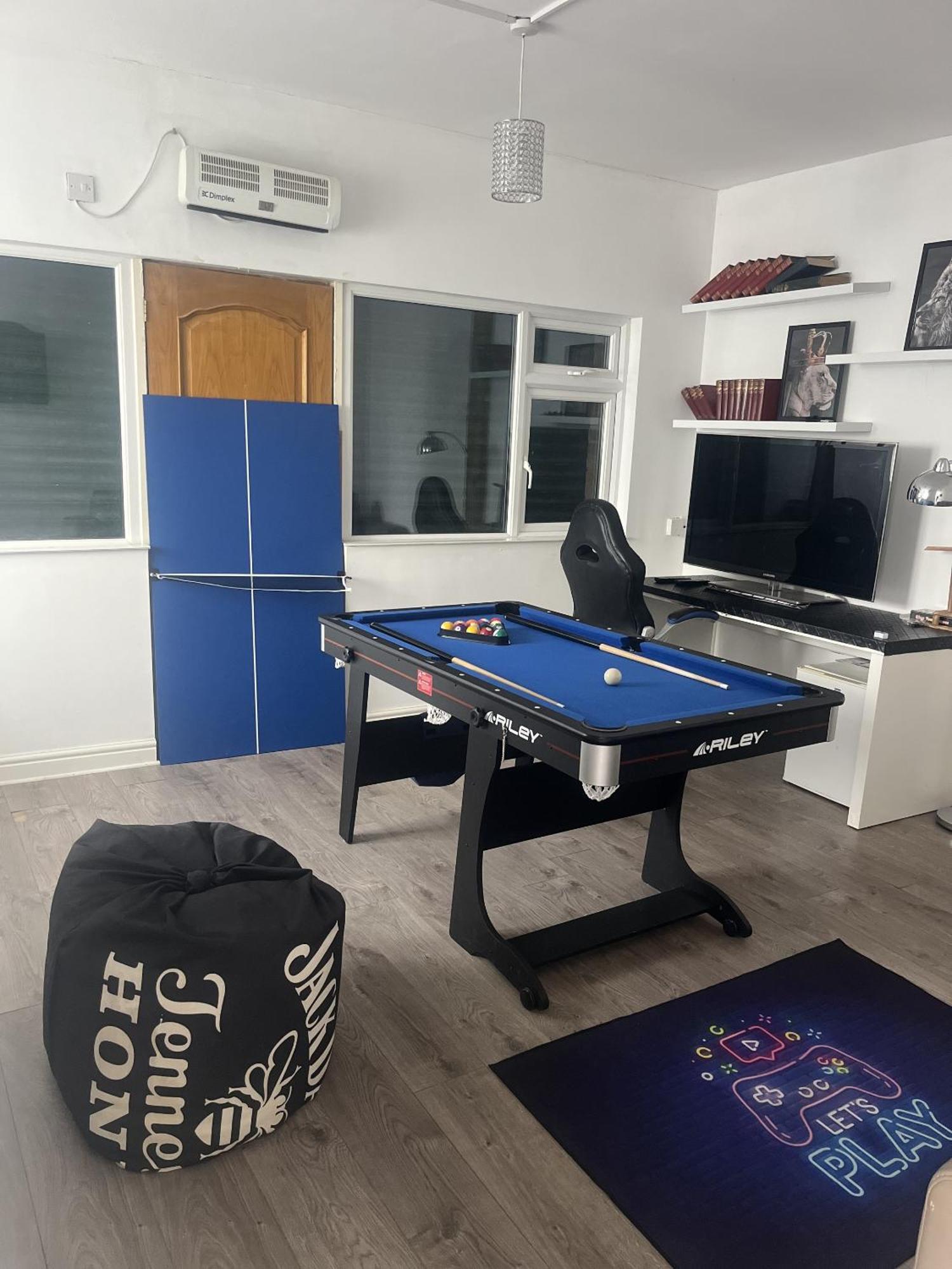 City Reach Retreat Spacious 4Bed House Startford Maryland Great Transport Links Лондон Номер фото